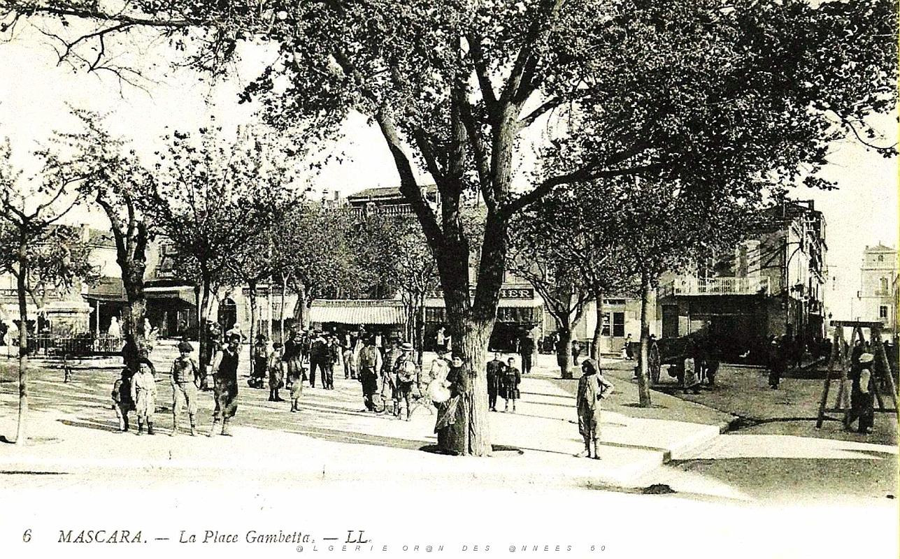 647- Mascara - La place Gambetta.jpg